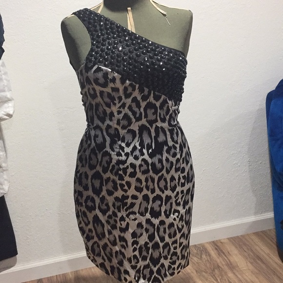 Arden B Dresses & Skirts - ❣️Price Furm❣️Sexy leopard cocktail dress w beads